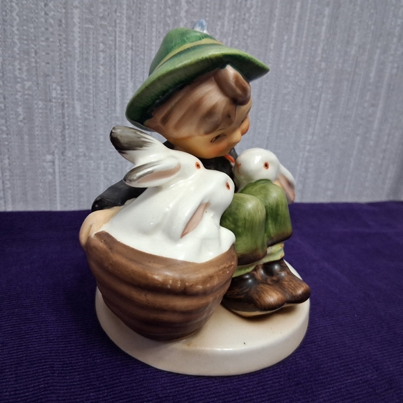 Figurine Boy With Rabbits Bunnies Napco Goebel Style PALS SH1C 4" - Picture 7 of 10